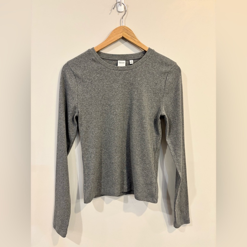 NWOT Aritzia Homestretch long sleeve grey slim fit Medium